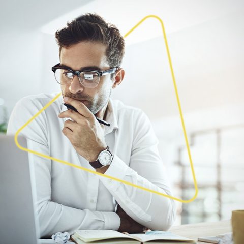 A escolha entre software personalizado e solução pronta depende das necessidades exclusivas de cada empresa.